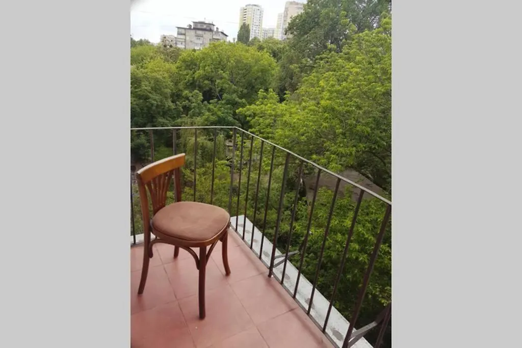 Apartment On Garmatna 基輔