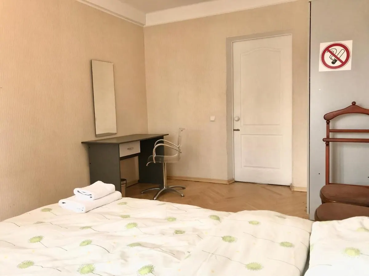 Apartment On Garmatna 基輔