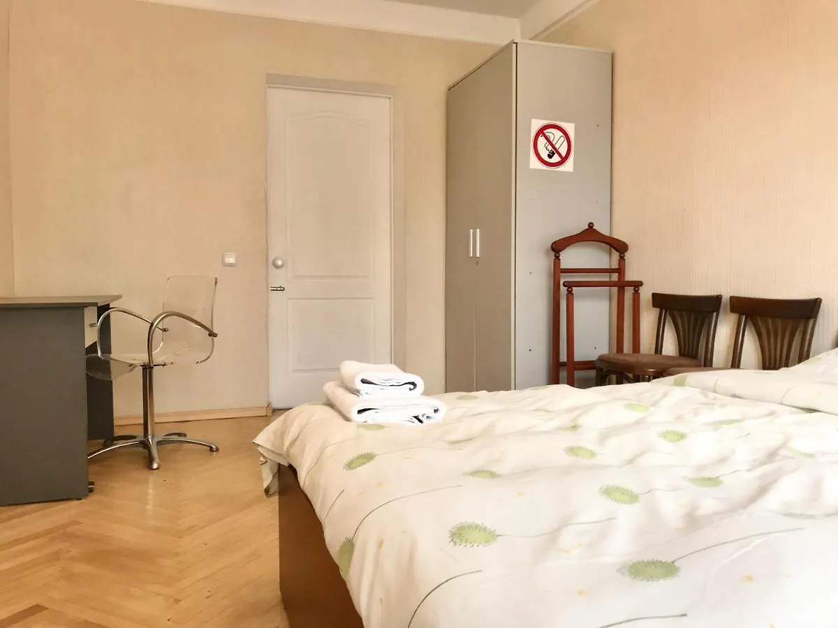 Apartment On Garmatna 基輔