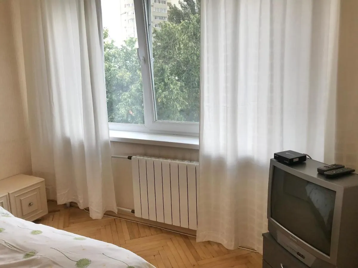Apartment On Garmatna 基輔